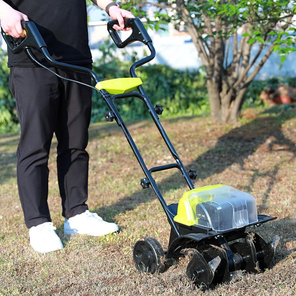 Motoculteur De Jardin, Motoculteur sans Fil avec Double Roue D'assistance, Transmission Intégrale, Double Batterie Au Lithium, Puissant Cultivateur De Sol pour Verger